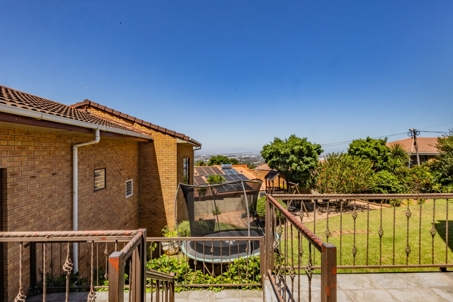 To Let 3 Bedroom Property for Rent in Loevenstein Western Cape